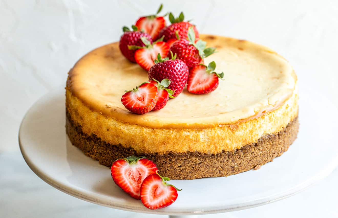 Delicious gluten-free cheesecake with a gluten-free graham cracker crust